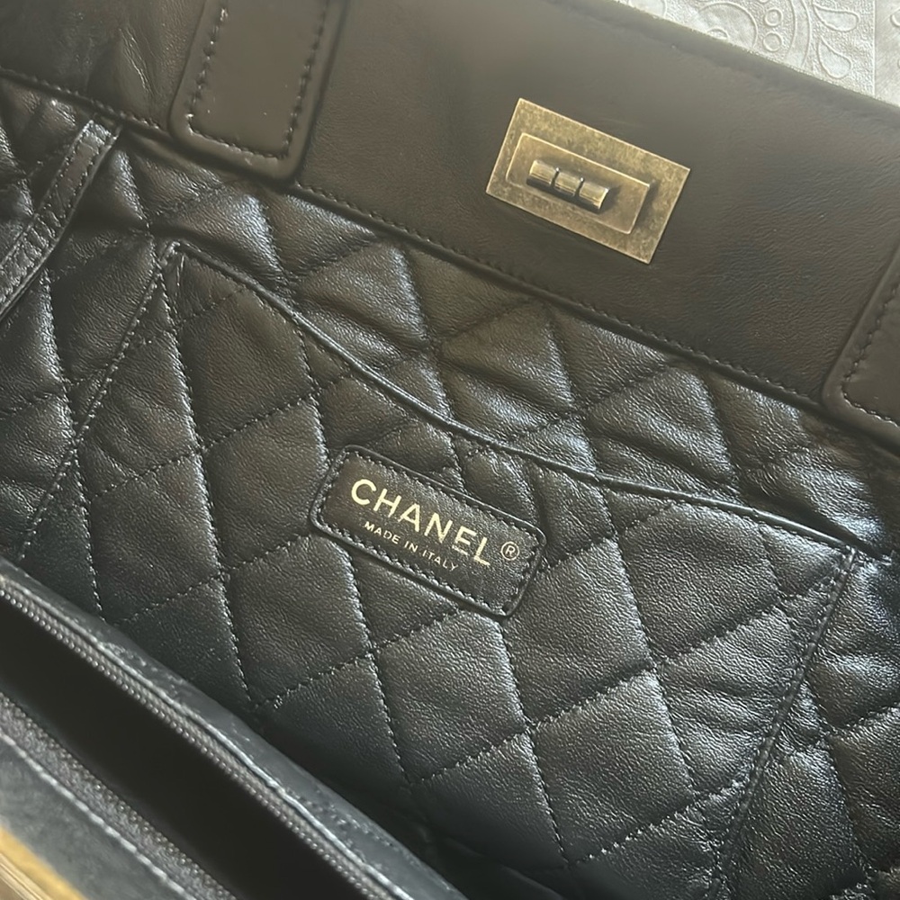 Chanel Black Quilted bag little scuffing on corners no rips